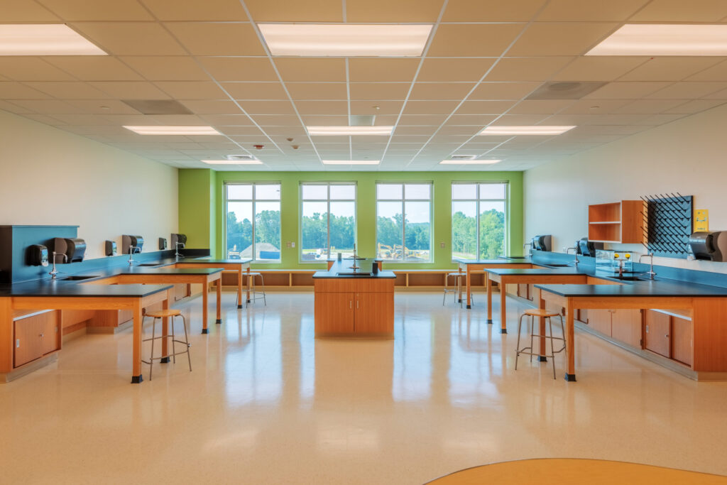 Neuse River Middle School Lab Classroom with Lab Spaces and Sinks